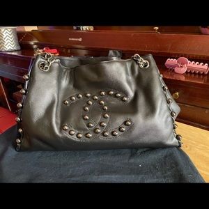 It’s a vintage Chanel purse.